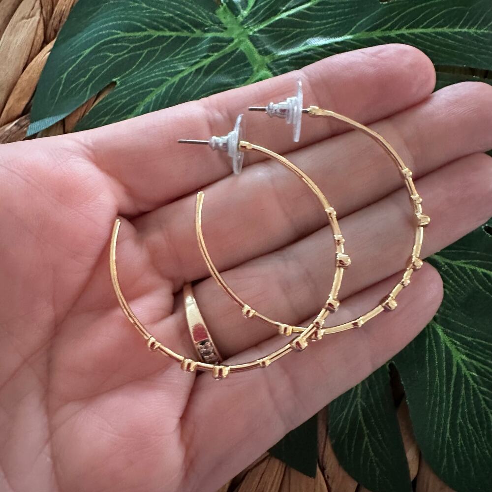 BOGO FREE UNIQUE GOLD SPARKLE HOOP EARRINGS